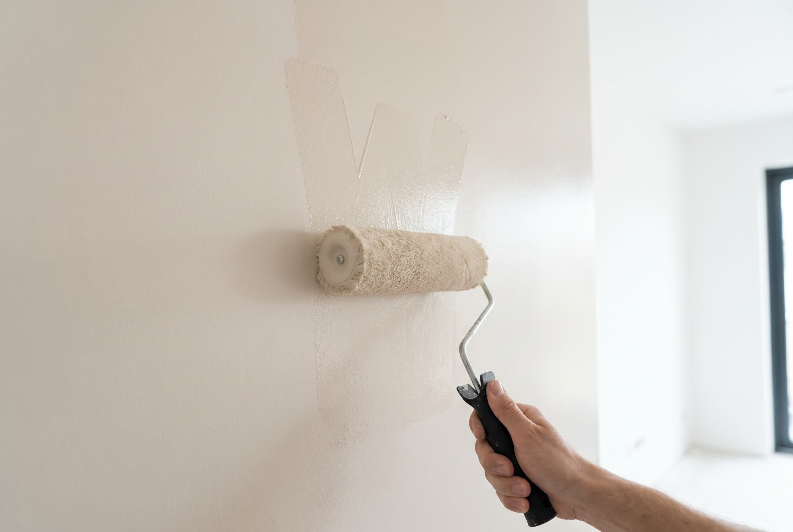 Paint roller technique demonstration by JPL Painting in New Smyrna Beach FL - proper W-pattern rolling method for even coverage on interior walls